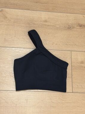 OQQ One-Shoulder Black Ribbed Crop Top